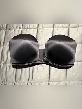 Black Strapless Smooth Molded plunge bra
